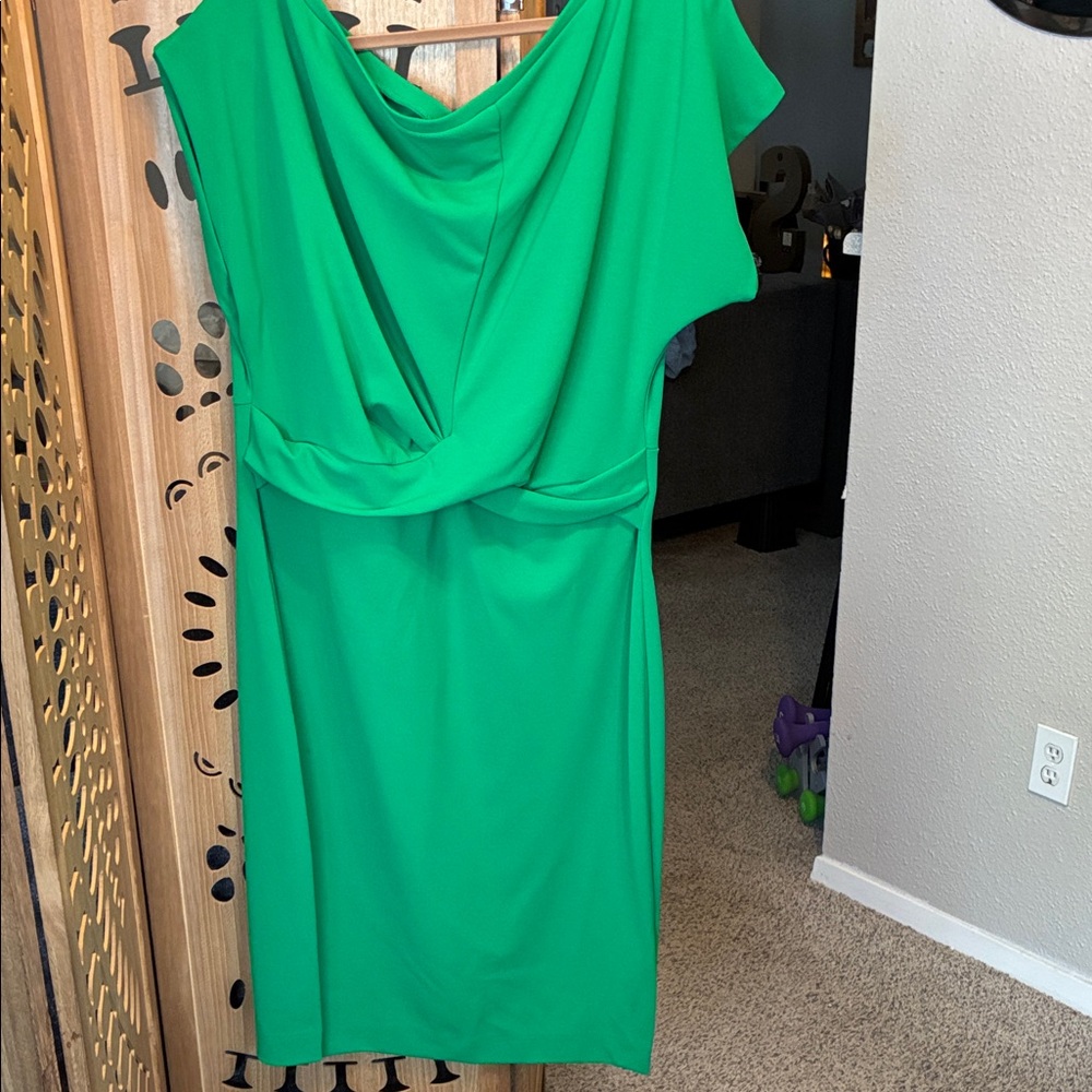 Gibson Latimer Vibrant Green Midi Dress